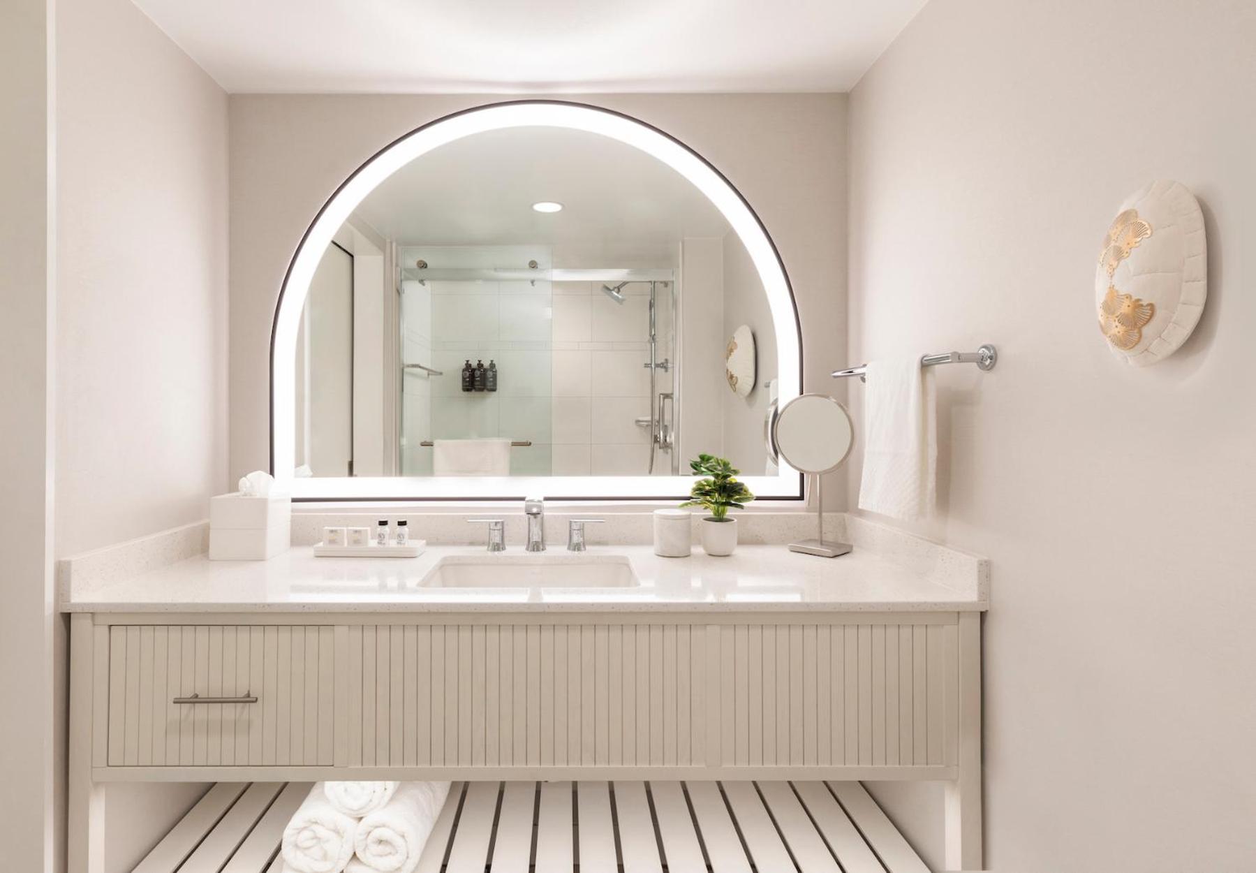 The Singer Oceanfront Resort, Curio Collection By Hilton Riviera Beach Luaran gambar