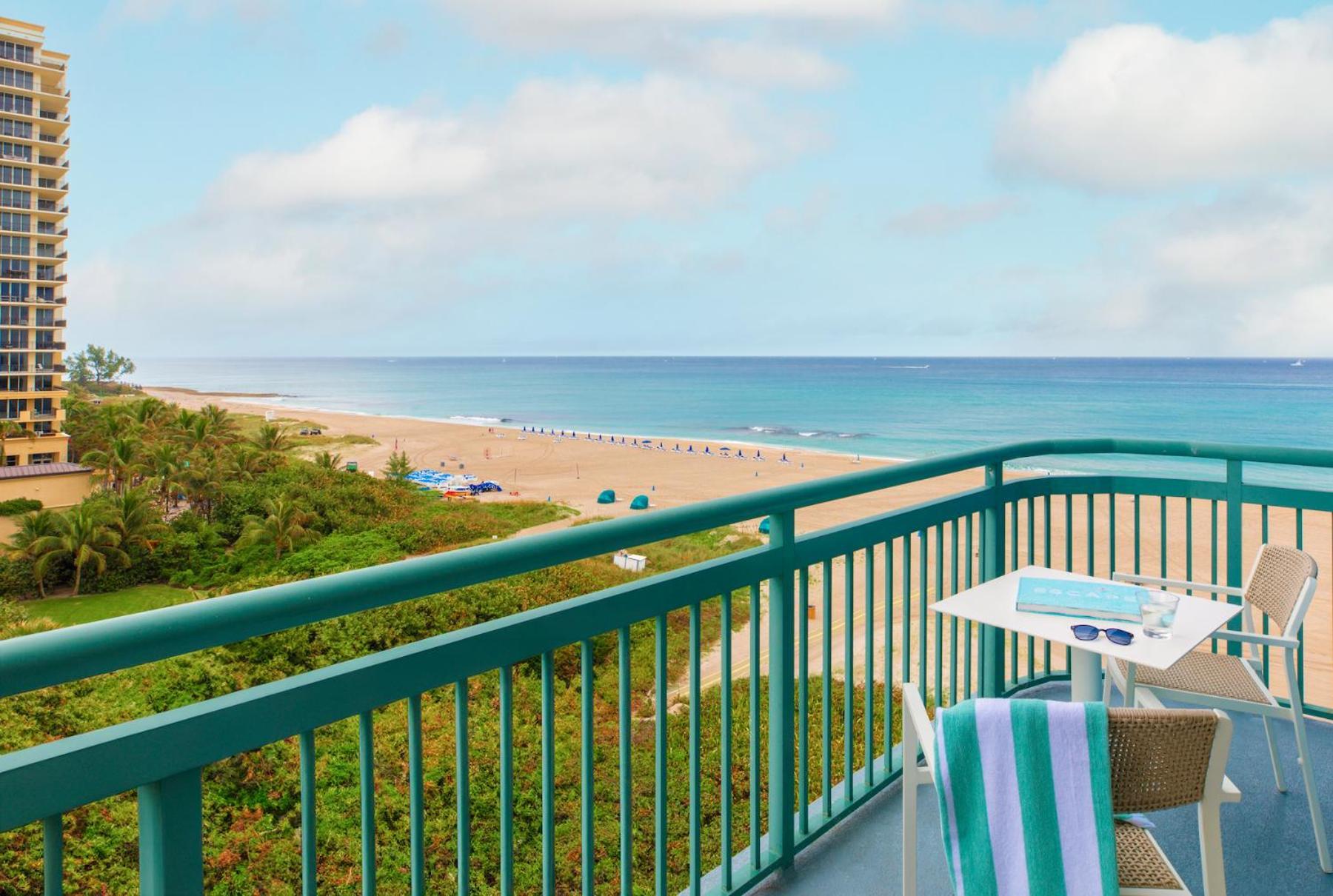 The Singer Oceanfront Resort, Curio Collection By Hilton Riviera Beach Luaran gambar