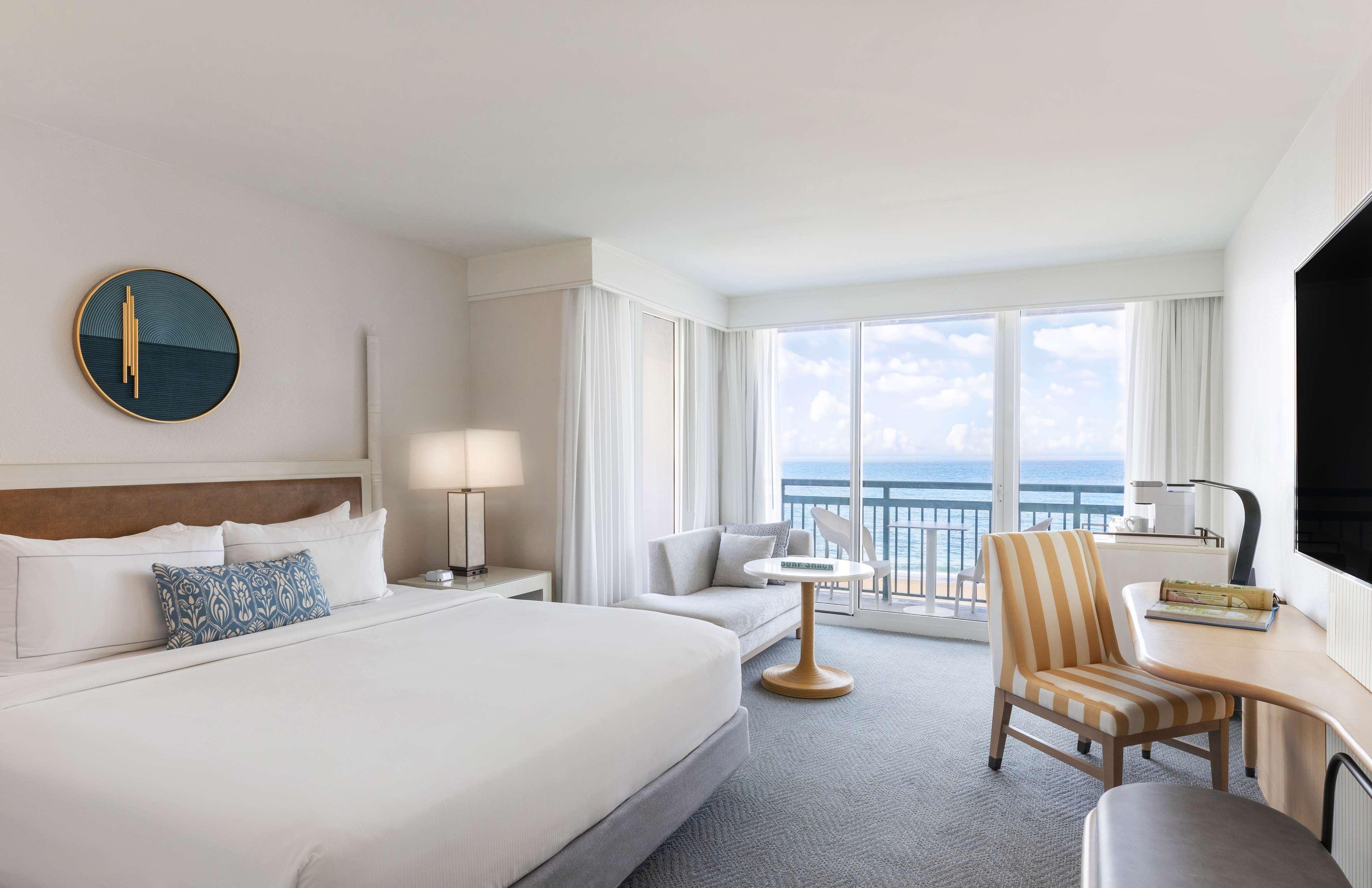The Singer Oceanfront Resort, Curio Collection By Hilton Riviera Beach Luaran gambar