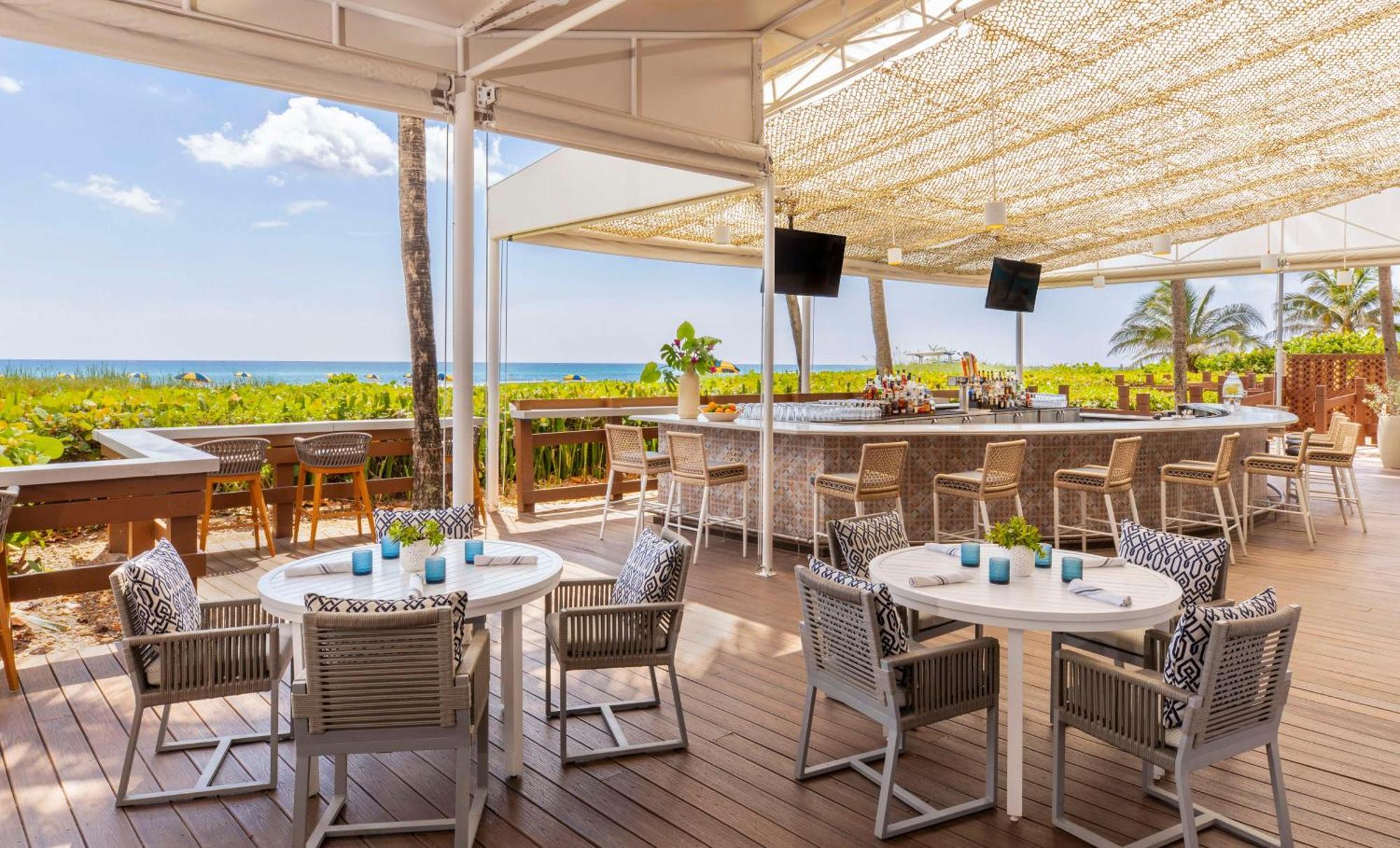 The Singer Oceanfront Resort, Curio Collection By Hilton Riviera Beach Luaran gambar
