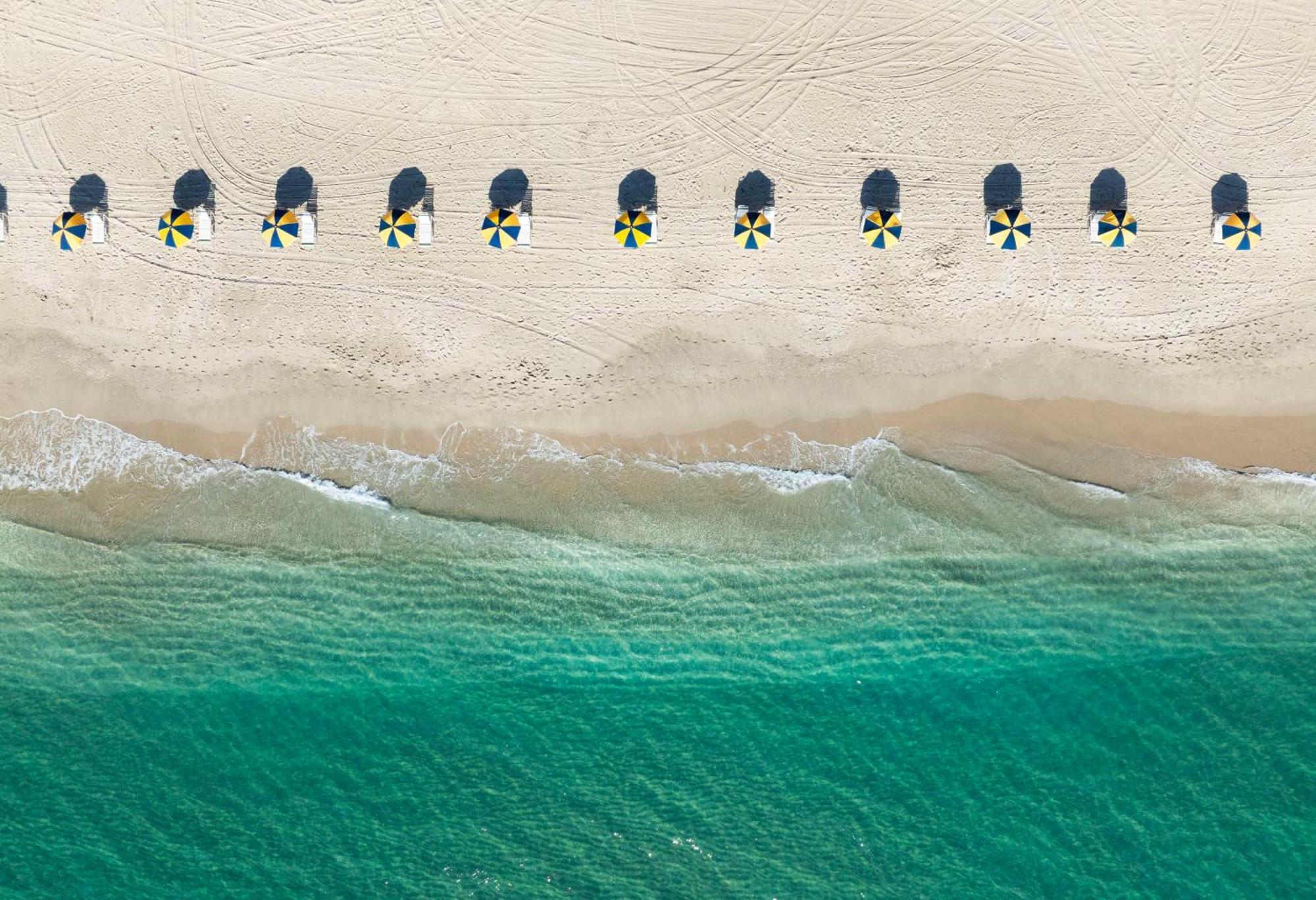 The Singer Oceanfront Resort, Curio Collection By Hilton Riviera Beach Luaran gambar
