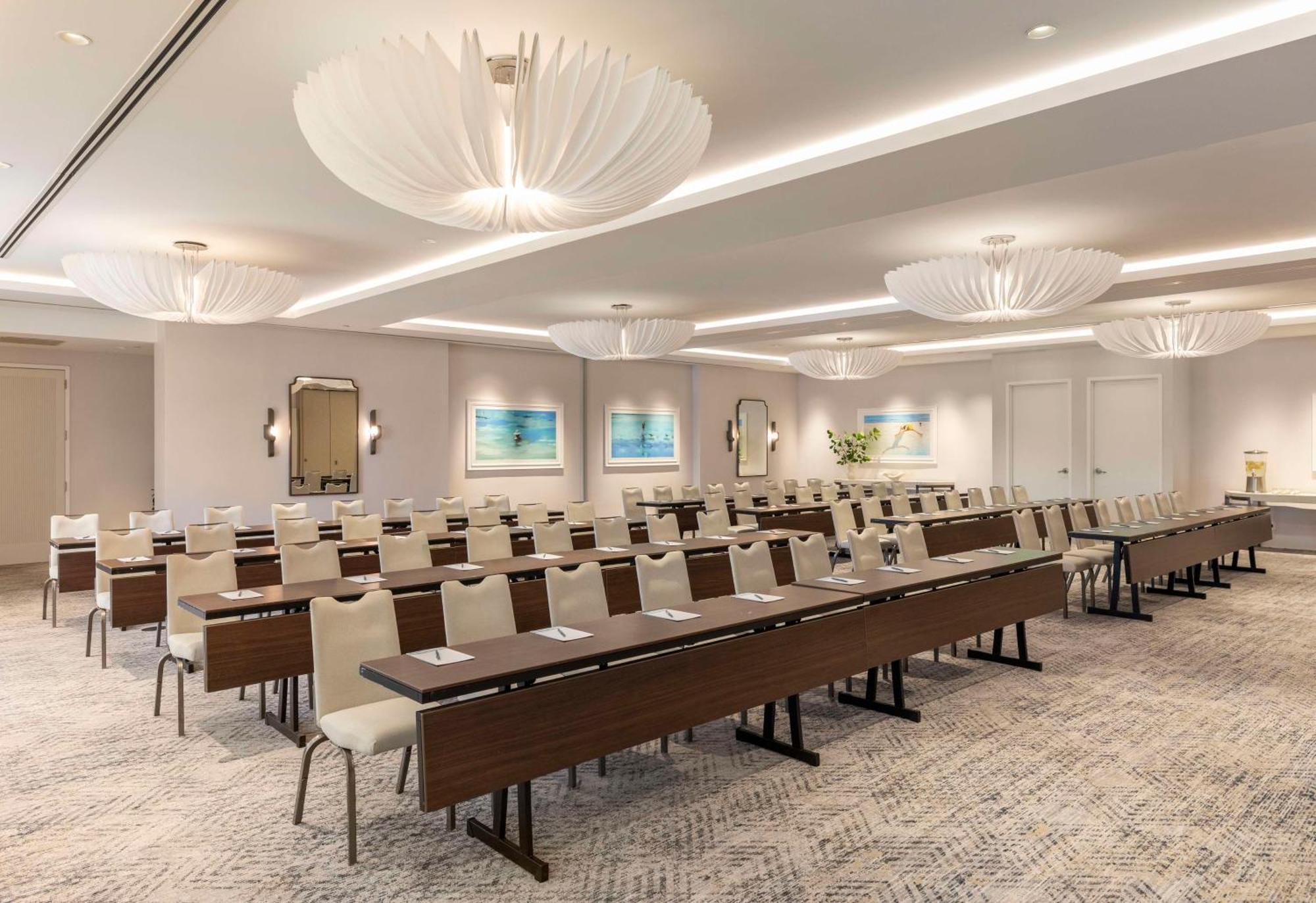 The Singer Oceanfront Resort, Curio Collection By Hilton Riviera Beach Luaran gambar