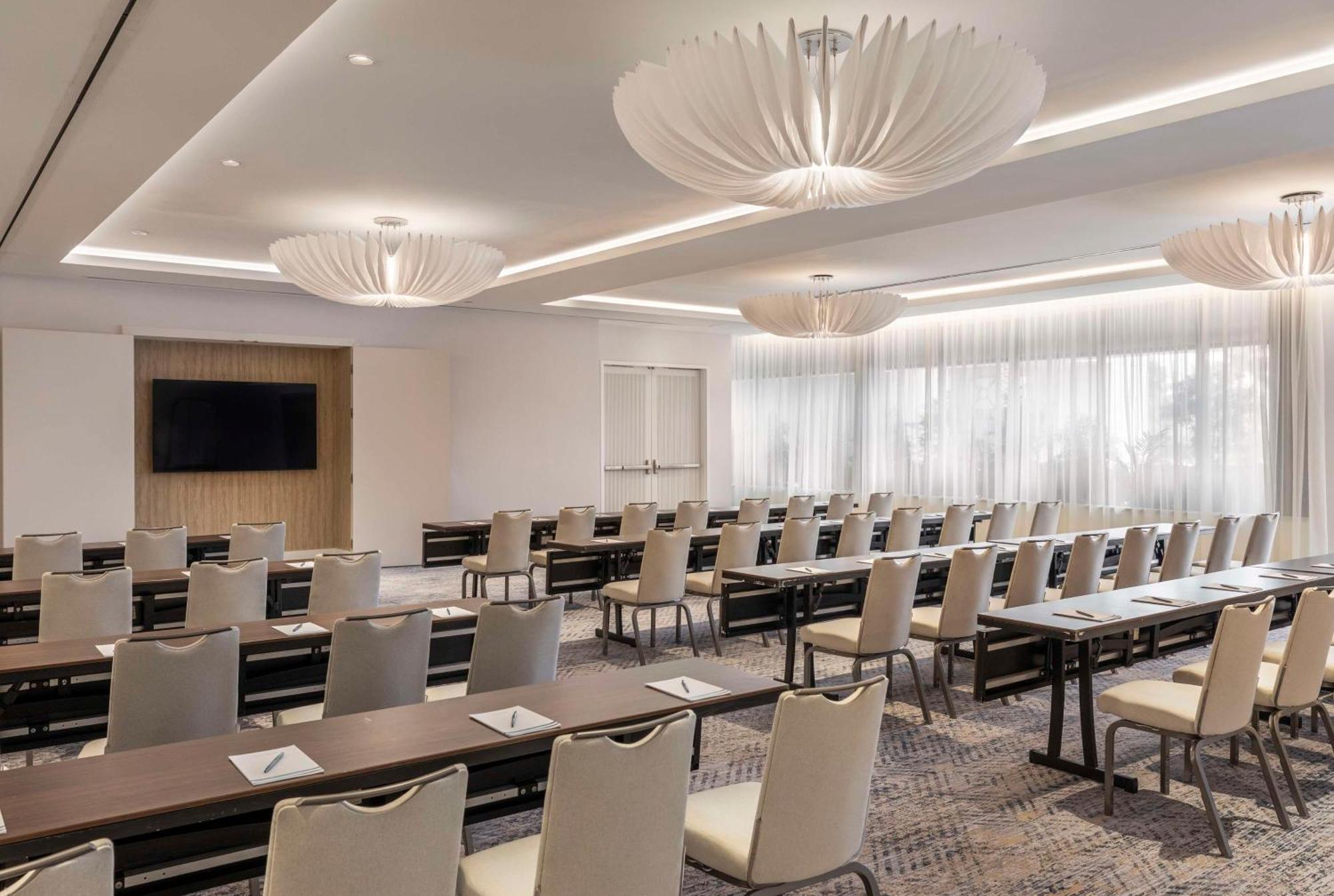 The Singer Oceanfront Resort, Curio Collection By Hilton Riviera Beach Luaran gambar